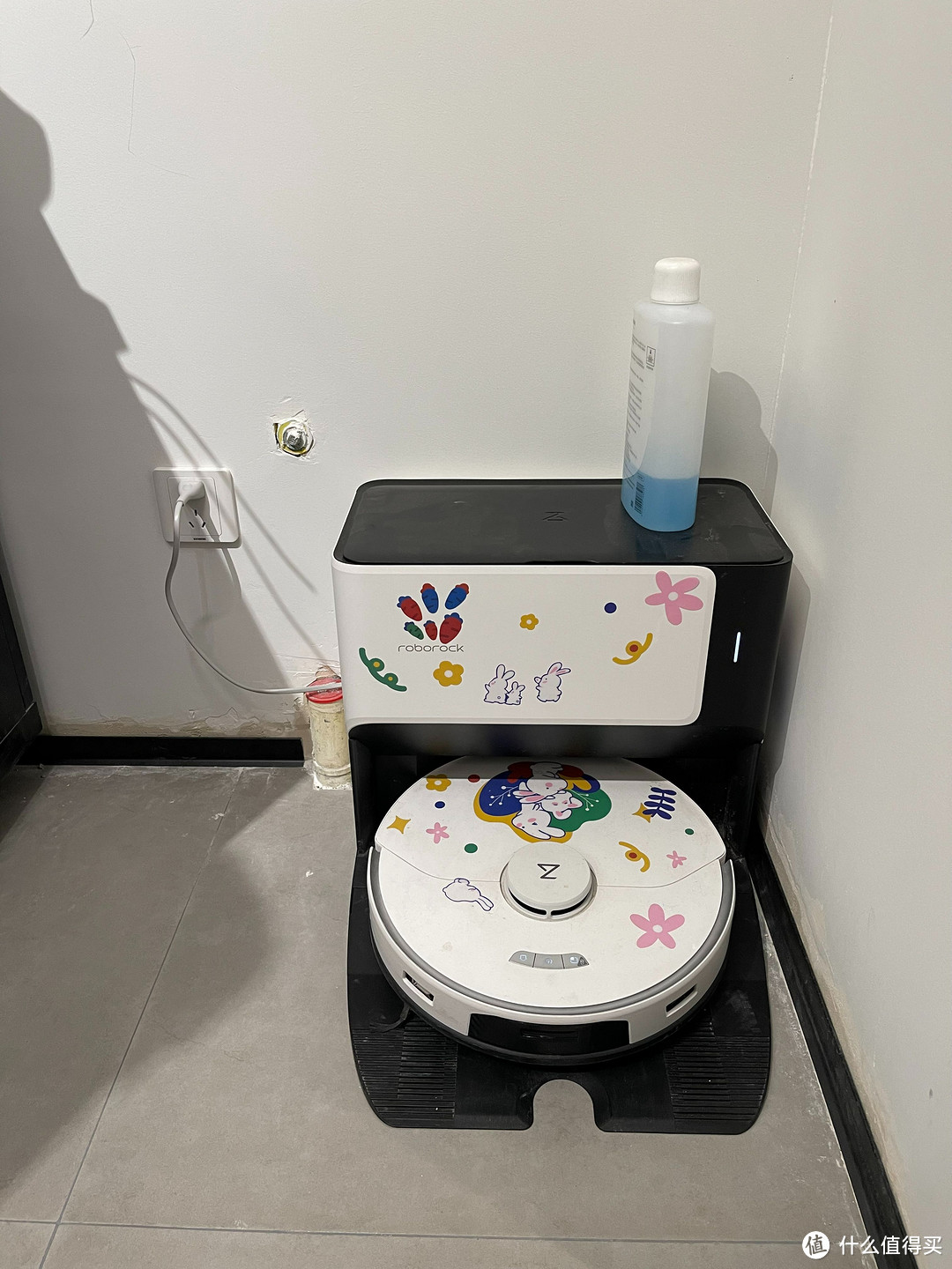 无惧“发粪涂墙”，终于遇到养宠家庭清洁神器——石头自清洁扫拖一体机器人 V20评测